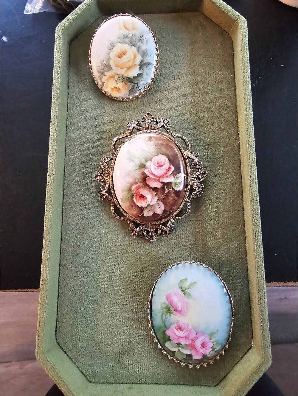 Vintage Brooch Lot